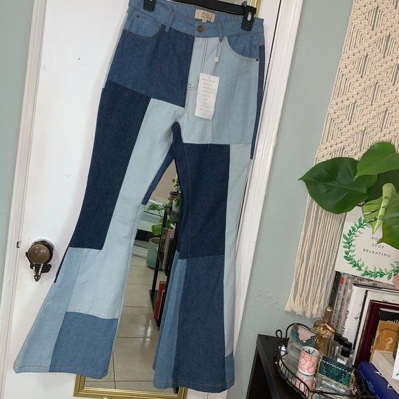 C & V ( Chelsea & Violet) Bell-Bottom Jeans - Picture 6 of 10